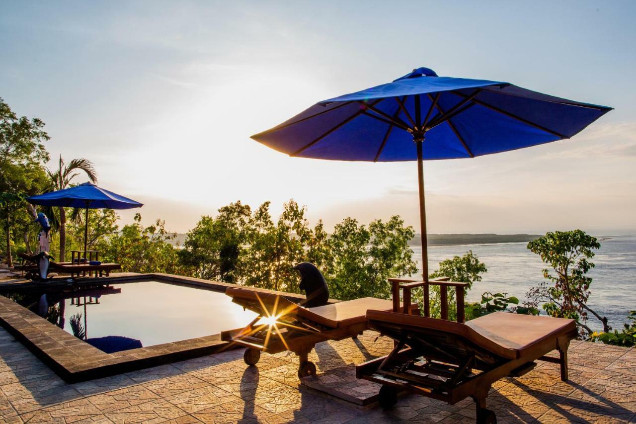 Sundi Ocean Bungalow By Abm Toyapakeh Экстерьер фото